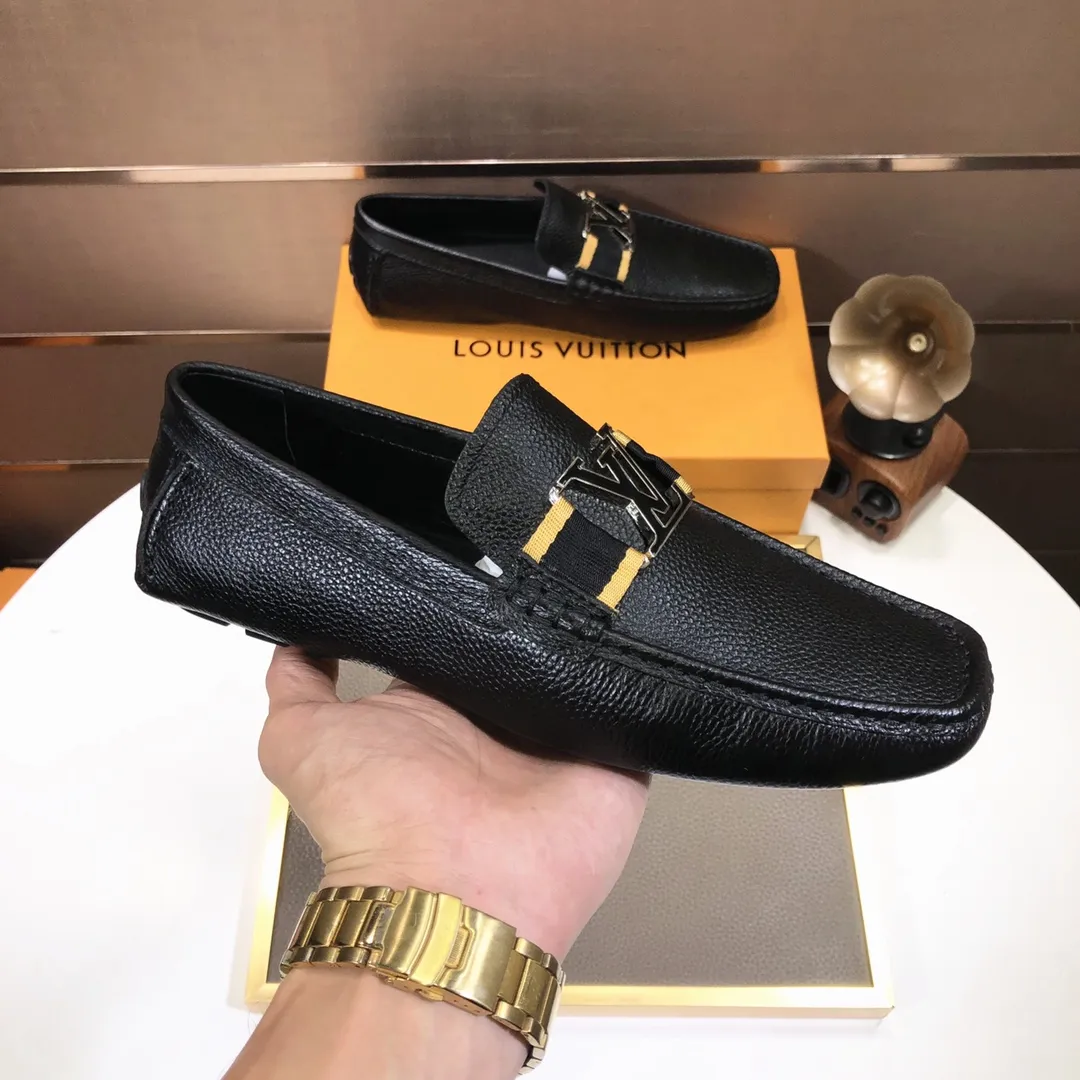 Men's men's shoes 💰420💰 [LV Doudou shoes] (water-dyed cowhide lining) new model is on the market, available on the official website. The new Doudou shoes are processed into single-color materials, and the uppers are made of imported cowhide material. The body of the shoe is fully hemmed with mark thread, and is lined with imported original cowhide leather. The elegant shoe shape is super suitable for all-matching, and the size is 38-44.